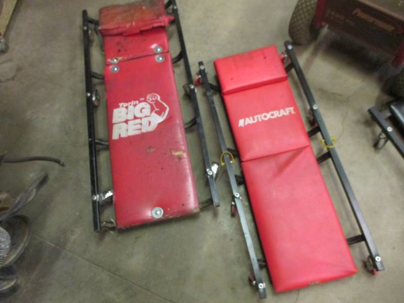 lot 85 image: (3) Creepers  Cart