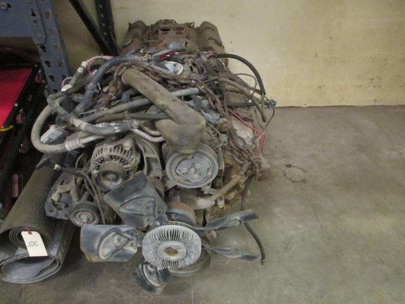 lot 87 image: Chevy Pickup Motor