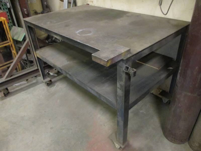 lot 11 image: Welding Table on Wheels
