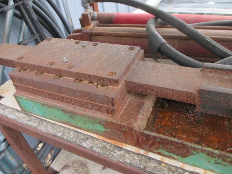 lot 55 image: (3) Hydraulic Cylinders