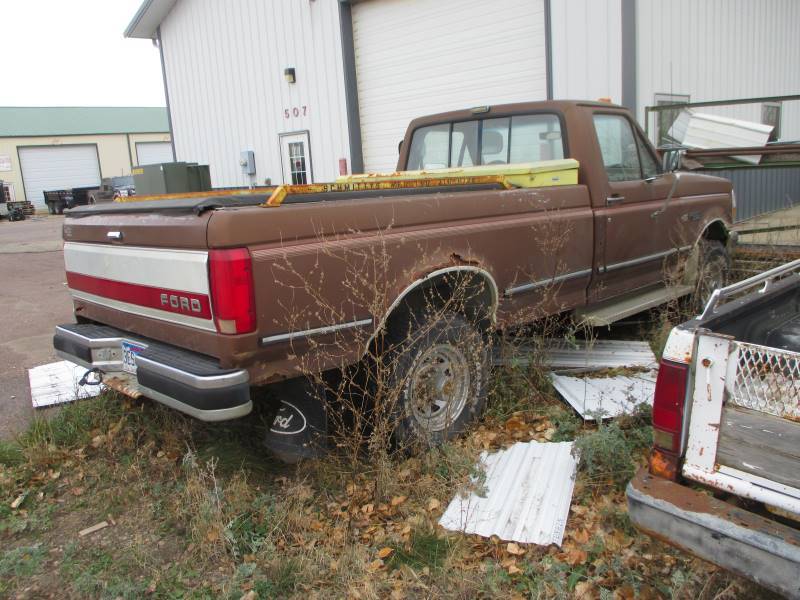 lot 98 image: 1992 Ford F250