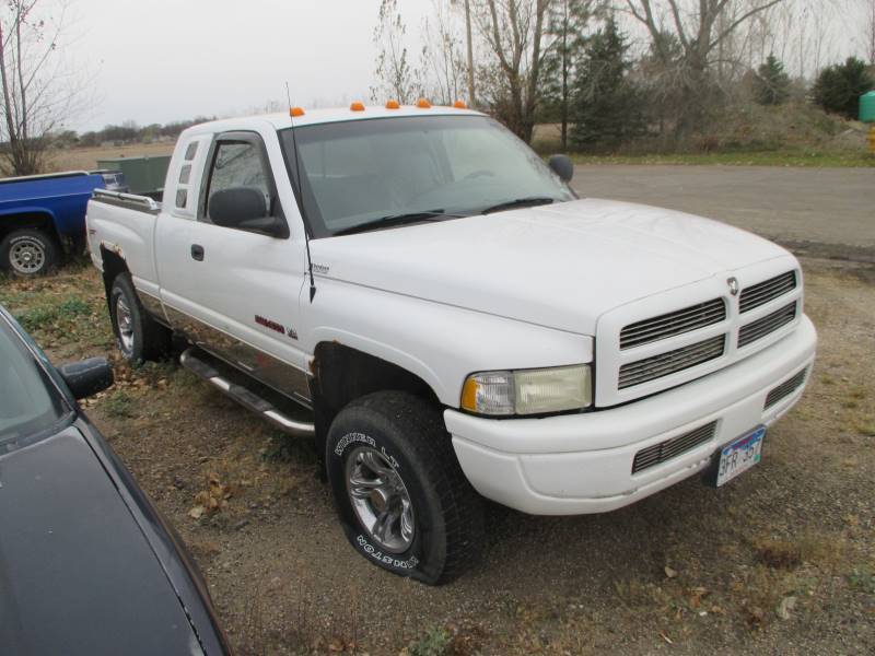 lot 99 image: 1998 Dodge Ram 1500