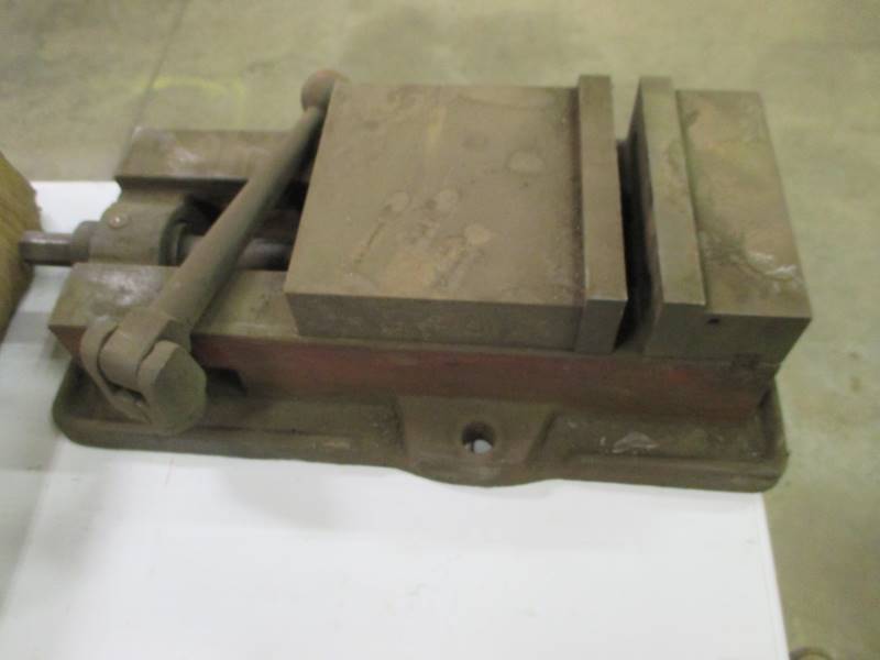 lot 143 image: Machine Vise