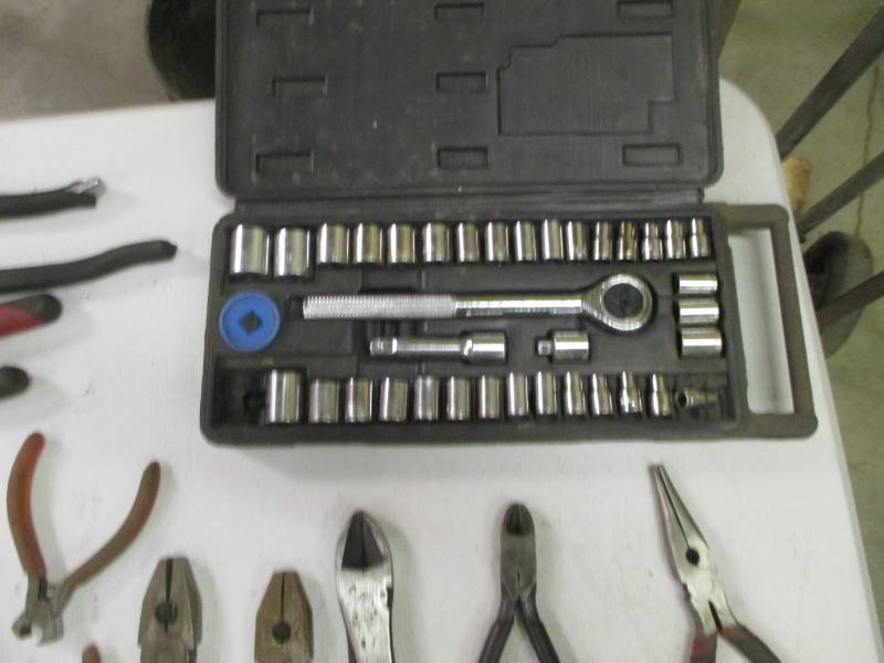lot 163 image: Pliers, Sidecutters, 38 Socket Set