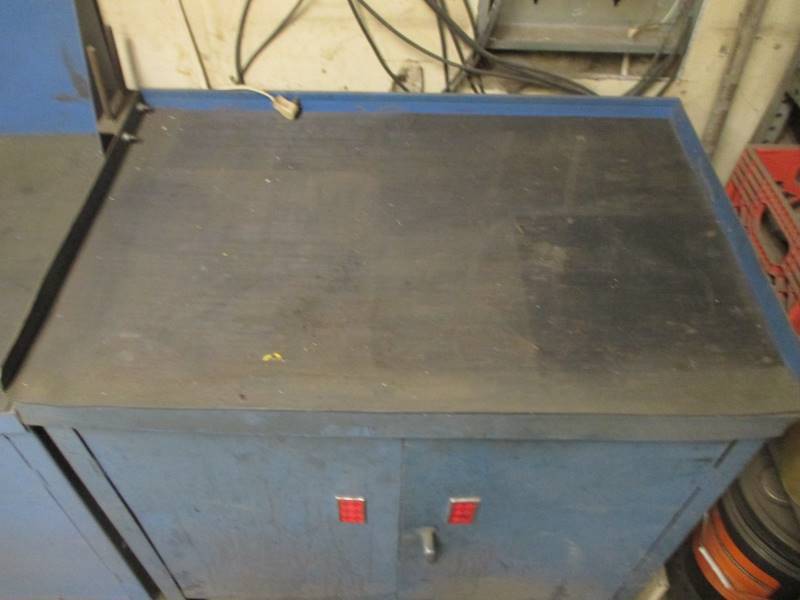 lot 14 image: Shop Cabinet