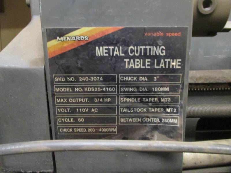 lot 16 image: Tabletop Lathe