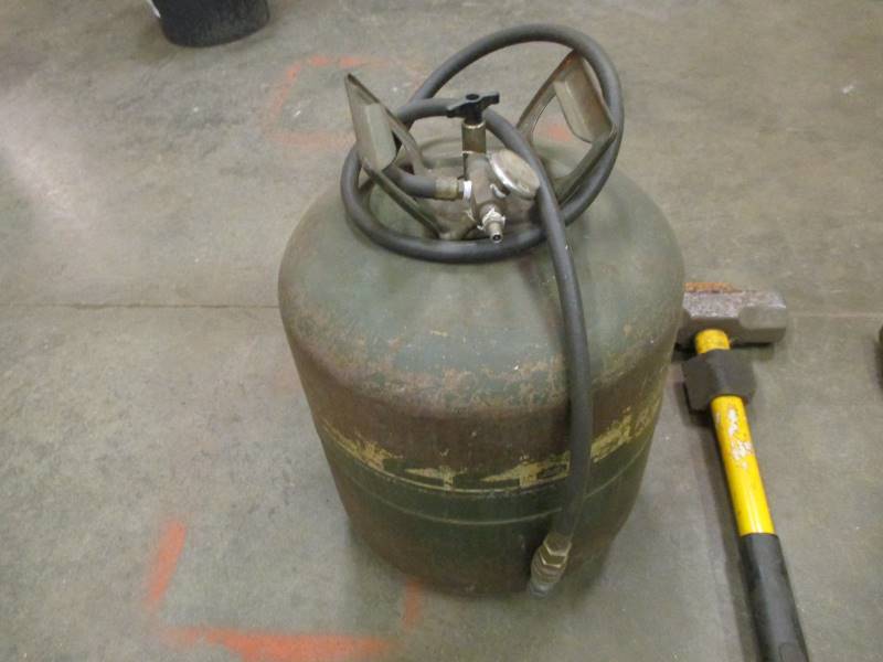 lot 206 image: Sledge Hammer, Wrecking Bar & Air Tank