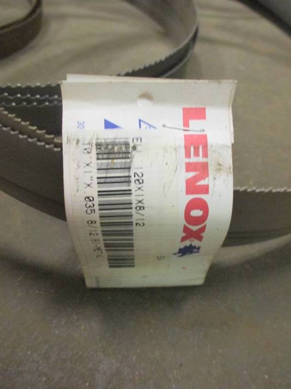 lot 3-1 image: (12) Saw Blades
