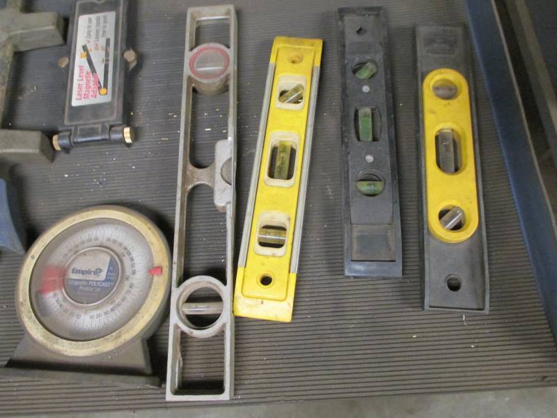 lot 210 image: Levels, Weld Magnets & Squares