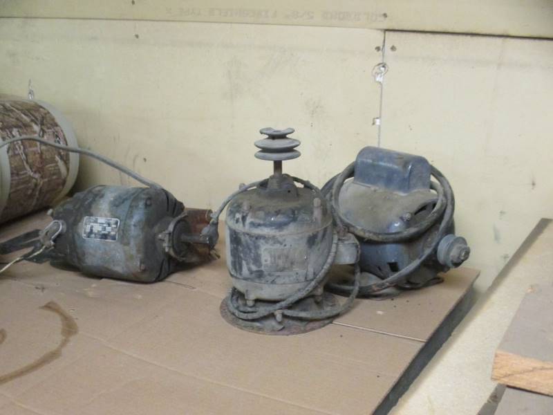 lot 223 image: Electric Motors, Florescent Light Fixtures, Dorm Fridge