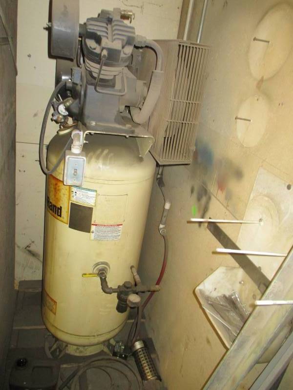 lot 15-1 image: Ingersol Rand Air Compressor