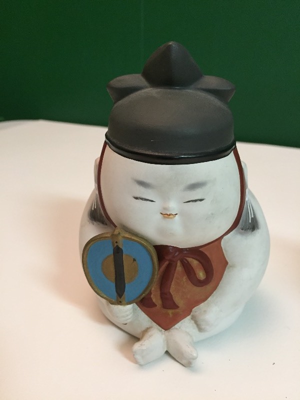 lot 28 image: Porcelain Geisha, Sumu Referee, Bobbleheads