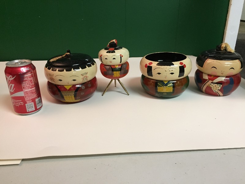 lot 35 image: Asian Table Lighter & Trinket Boxes  Cases