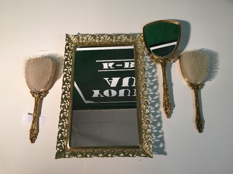 lot 50 image: Vintage Dresser Mirror Tray & 2 Brushes & Handheld Mirror