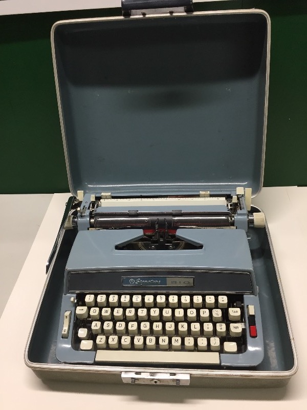 lot 109 image: Montgomery Wards Signature Typewriter Model 510