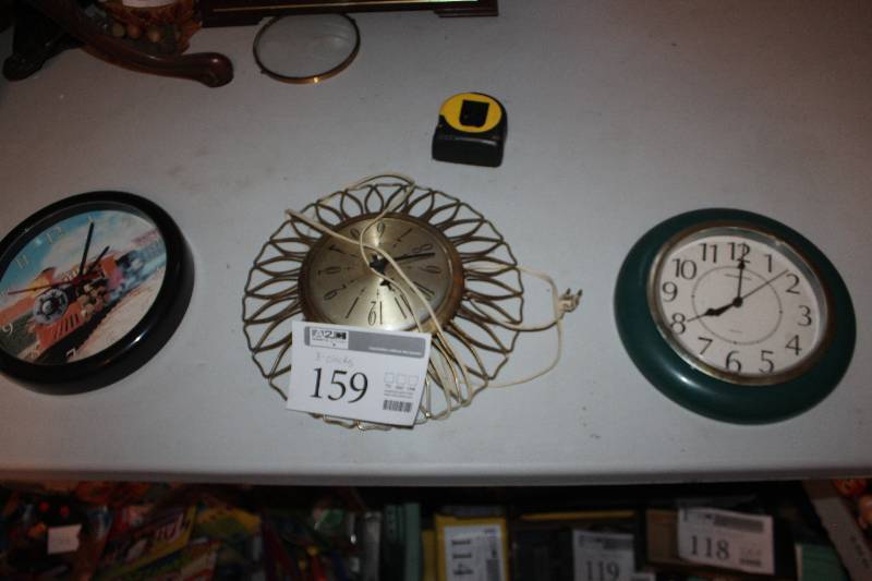 lot 159 image: Lot of (3) Wall Clocks - Battery & Electric