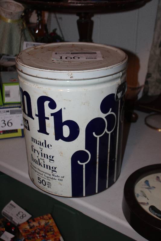lot 166 image: 5-Gallon Plastic Bucket w Lid
