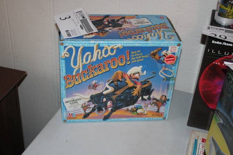 lot 3 image: Vintage Milton Bradley Yahoo Buckaroo Board Game