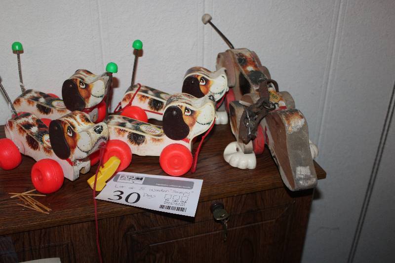 lot 30 image: Lot of (5) Wood Snoopy Dogs