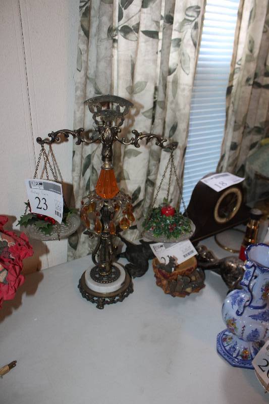 lot 23 image: Vintage Table  Scale