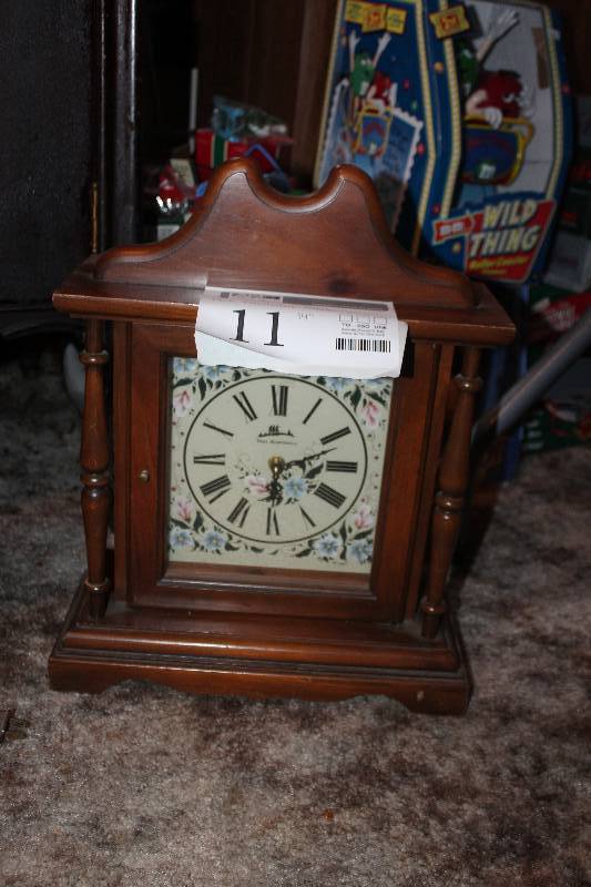 lot 11 image: Three Mountaineers 14in. Mantle Clock