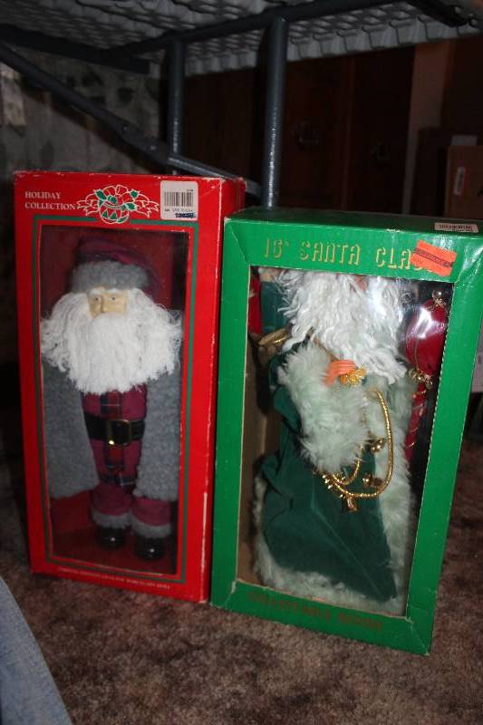 lot 7 image: Lot of (2) Classic Santa Collectibles