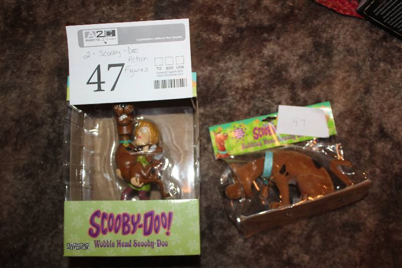 lot 47 image: Lot of (2) Scooby-Doo Action Figures