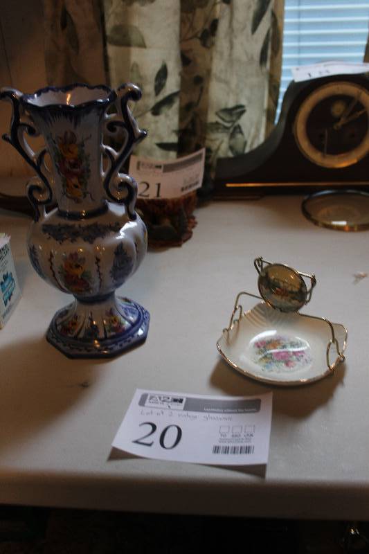 lot 20 image: Lot of (2) Vintage Glassware - Vestal Alcobaca Portugal Hand-Painted