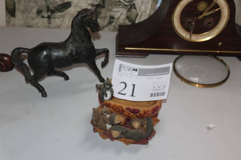 lot 21 image: Lot of (2) Table Decorations - Squirrel Nut Bowl, Metal Horse Statue