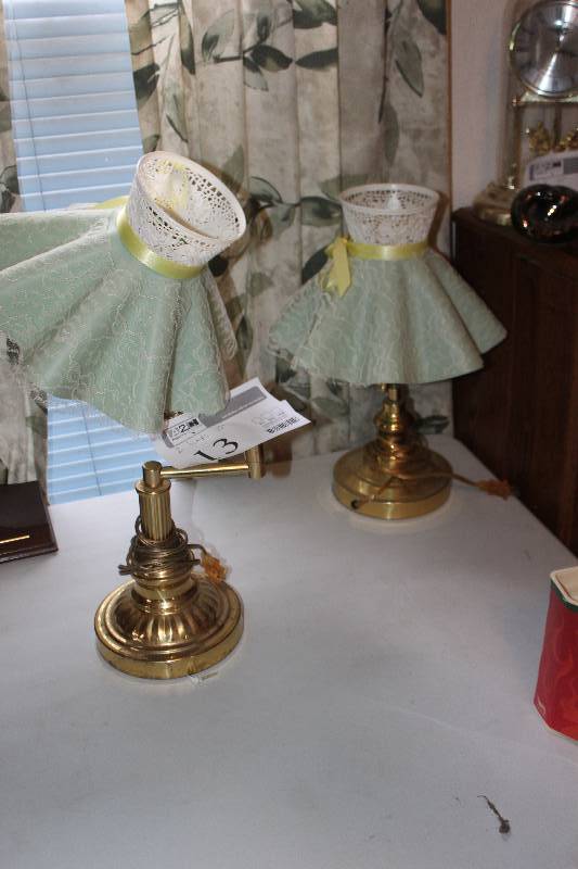 lot 13 image: Lot of (2) 18in. Table Lamps