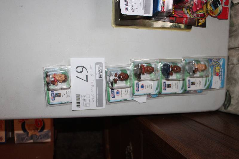 lot 67 image: Lot of (5) Micro Stars Bobble Heads
