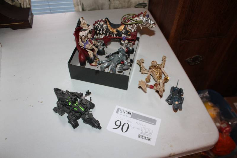 lot 90 image: Misc Action Figures