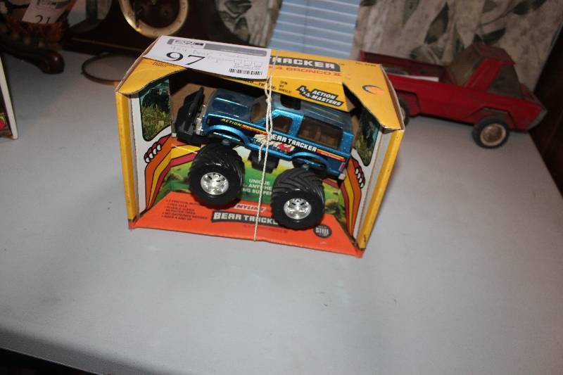 lot 97 image: Nylint Bear Tracker 4x4 Action Masters Truck