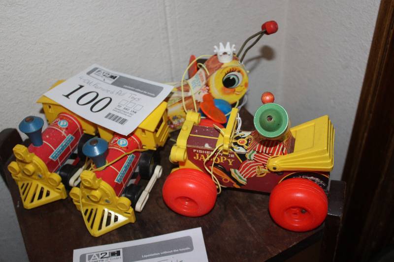 lot 100 image: Lot of (4) Vintage Pull Toys