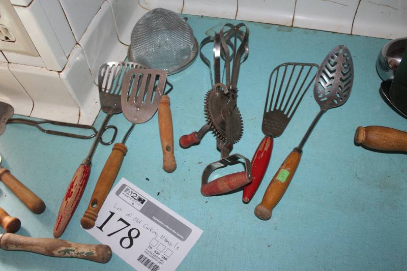 lot 178 image: Cooking Utensils - Strainers, Spatulas, Hand Mixer, And More