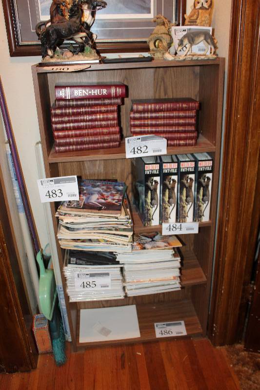 lot 486 image: 4-Shelf Wood Bookcase