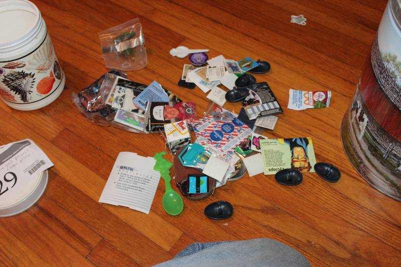 lot 429 image: Cracker Jack, Cereal Prizes & Toys