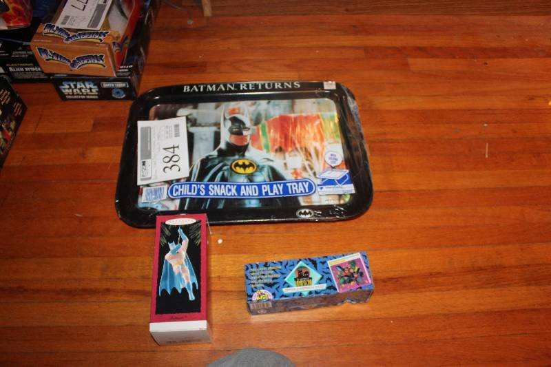 lot 384 image: Batman Returns Collectibles - Food Tray, Christmas Ornaments, Sandwich Bags