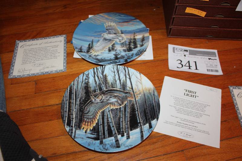 lot 341 image: Lot of (2) Decorative Collectors Plates w Certificates