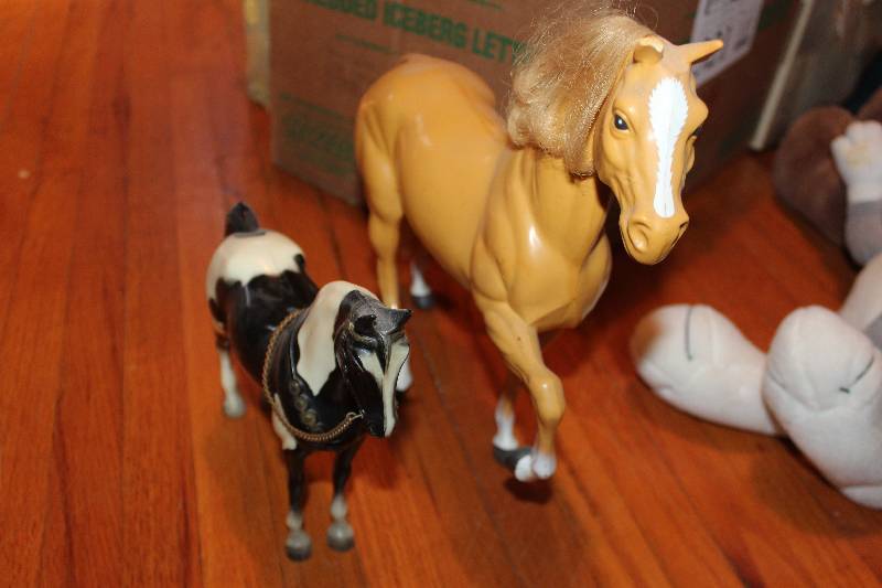 lot 343 image: Lot of (2) Horse Table Decorations