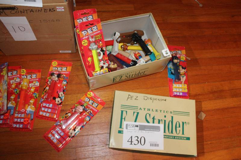 lot 430 image: Pez Dispensers