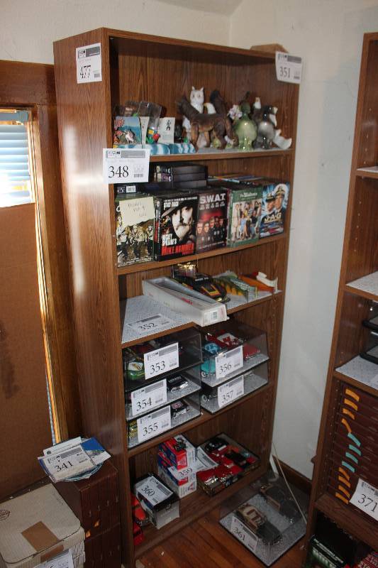 lot 477 image: 5-Shelf Wood Bookcase