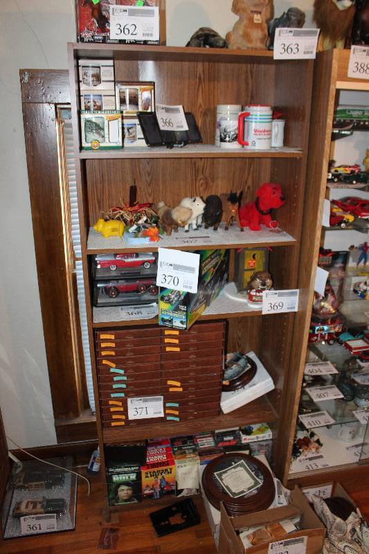 lot 476 image: 5-Shelf Wood Bookcase