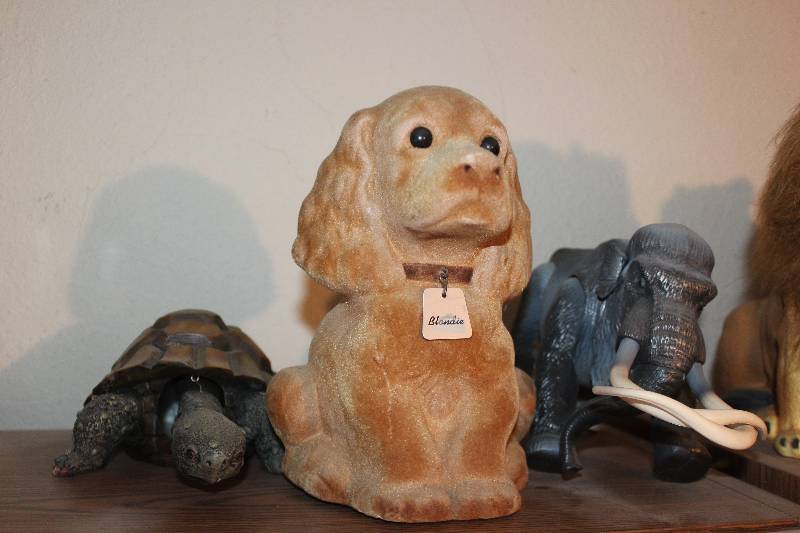 lot 363 image: Table Decorations - Dog, Turtle, Wooly Mammoth