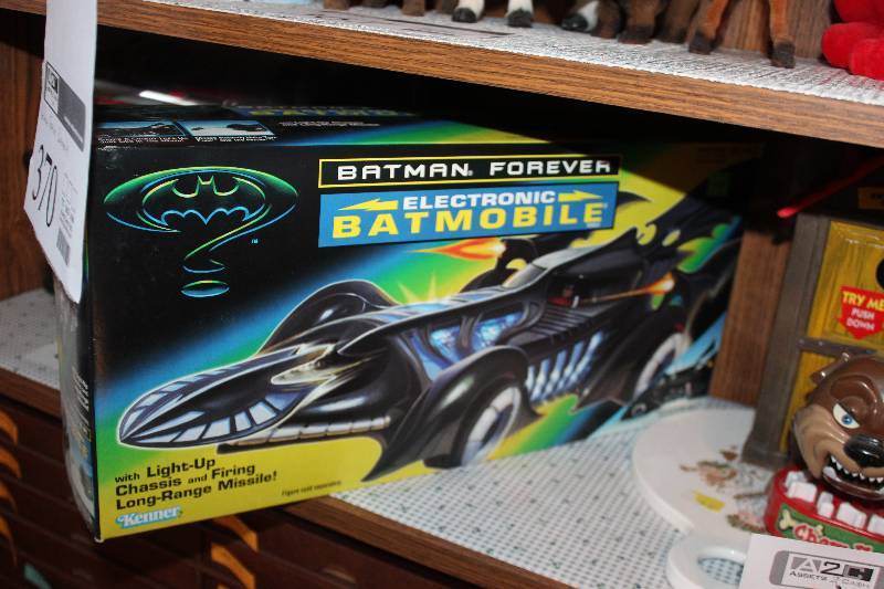 lot 370 image: Batman Forever Electric Batmobile