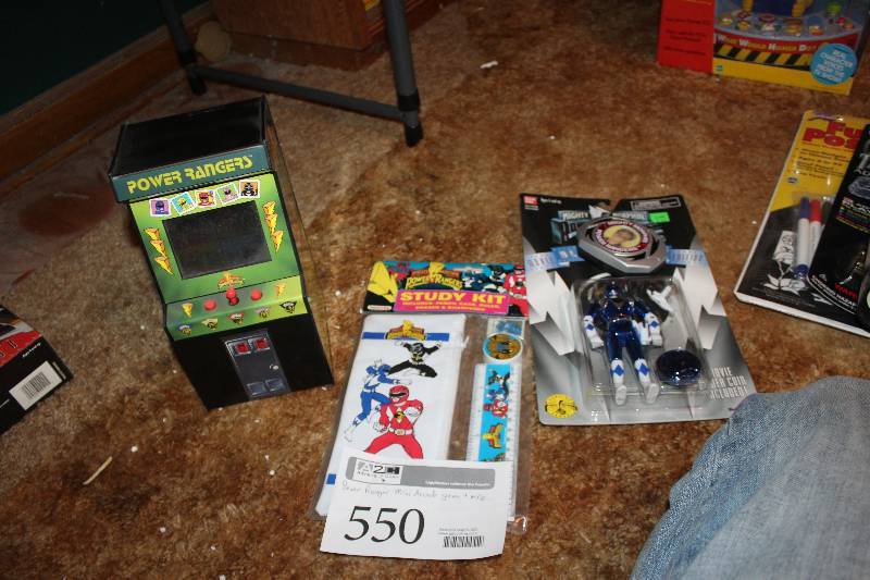 lot 550 image: Power Rangers Mini Arcade Game, Misc