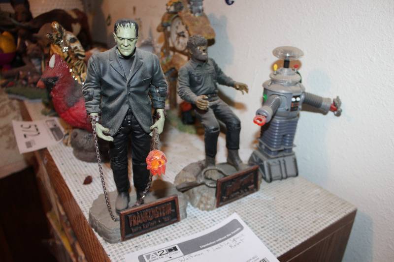 lot 573 image: Figurines - Frankenstein, Wolfman, Lost In Space Robot