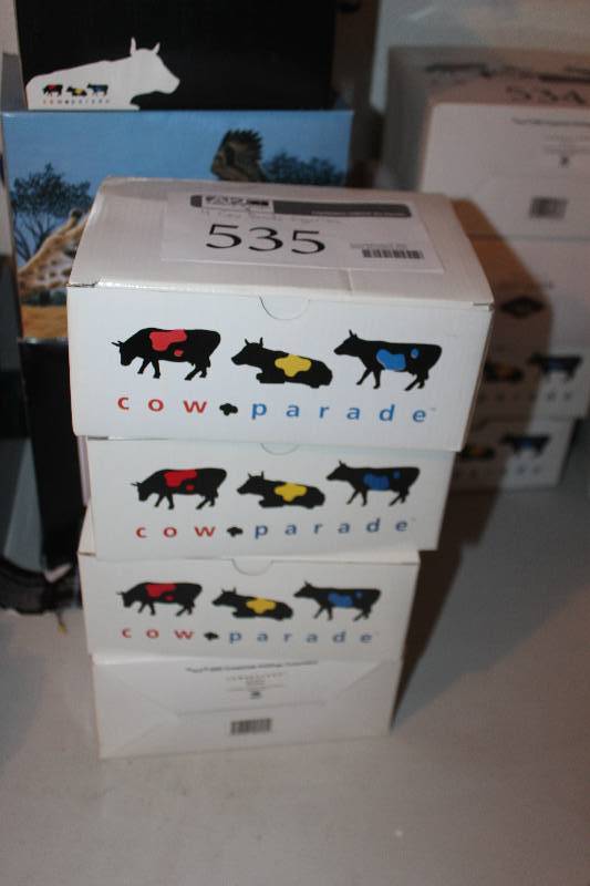 lot 535 image: Lot of (4) Westland Cowparade Figurines