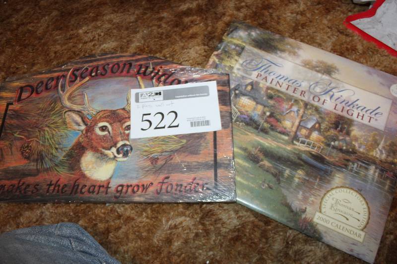 lot 522 image: Lot of (2) Wall Art