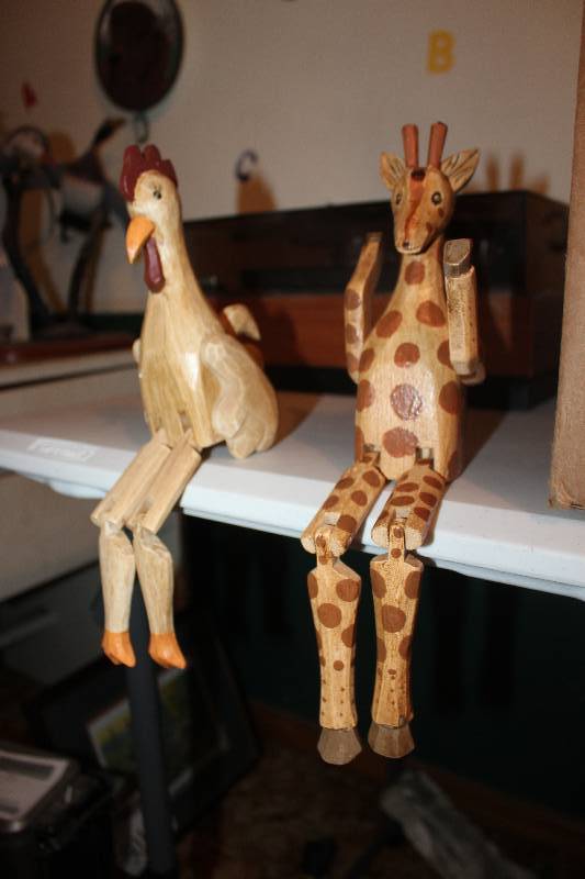 lot 511 image: Lot of (3) Wood Animal Table Decorations